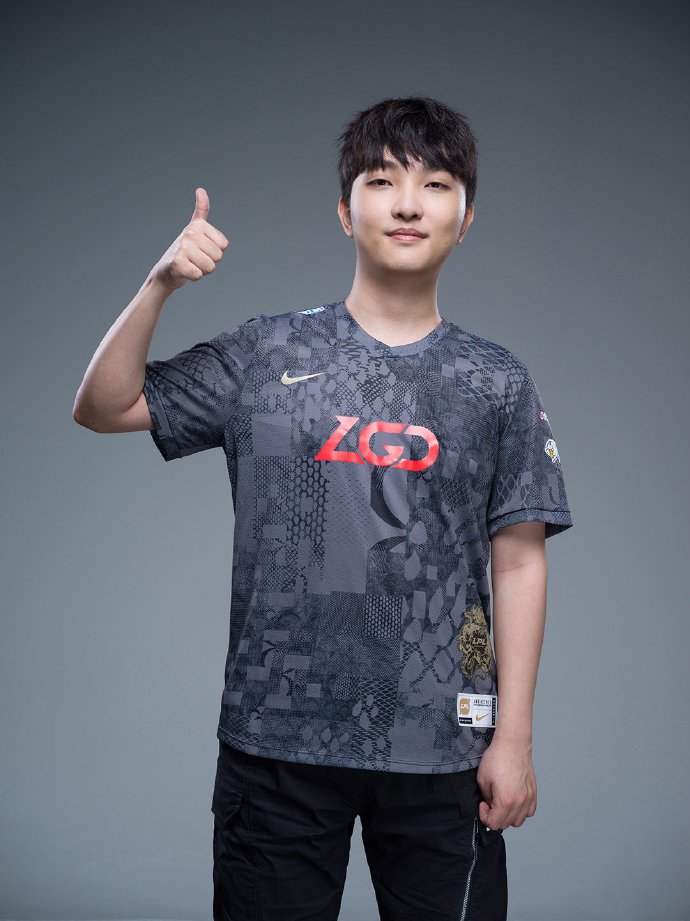 《LOL》LGDS10定妆照