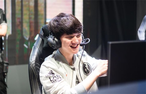 《LOL》2019MSI半决赛 IG首站对阵TL