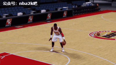《NBA 2K19》如何单手持球虚晃上篮？