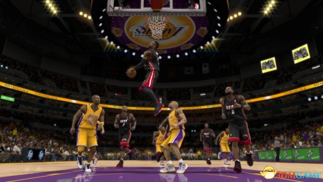 NBA 2K15 欧洲步的具体操作方法 欧洲步怎么玩